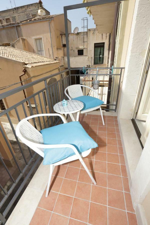 "Suliscenti" Dimora Siciliana B&B Avola Exterior foto