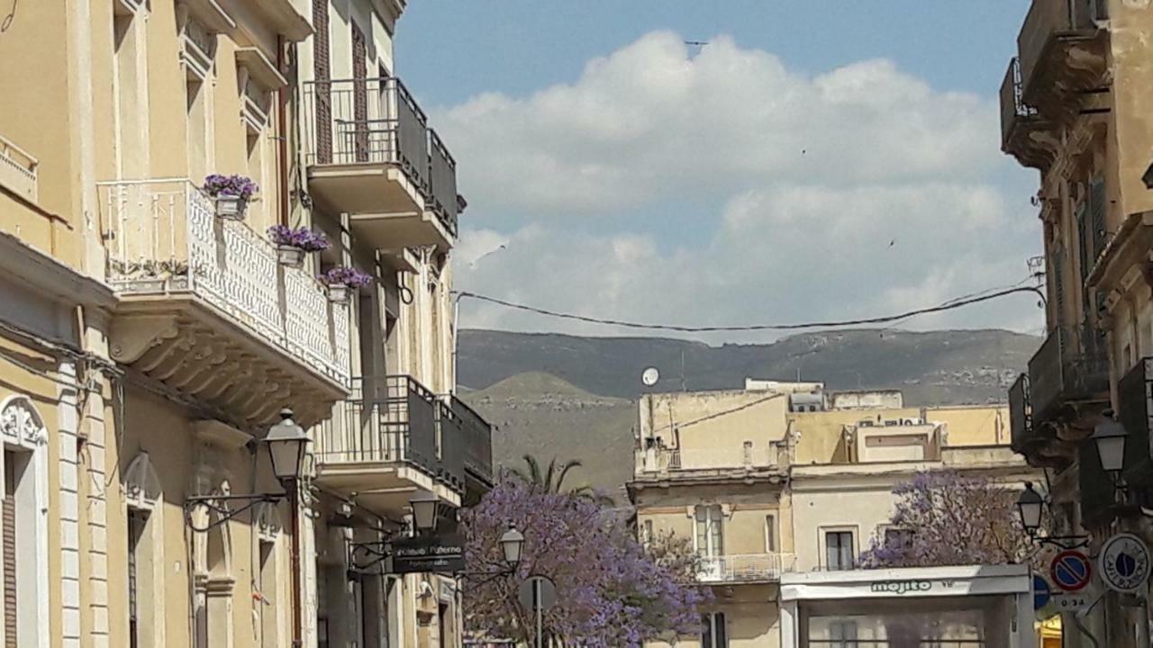 "Suliscenti" Dimora Siciliana B&B Avola Exterior foto